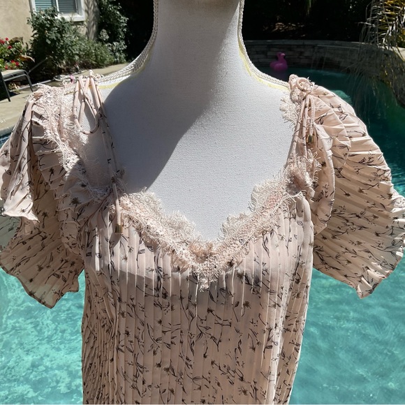 Vanessa Virginia Anthropologie Sz L Floral peasant boho pleated Blouse Top 🌿 - Picture 2 of 5